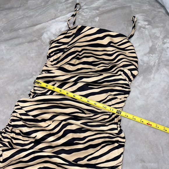 Zebra Print Ruched Dress - Picture 4 of 10